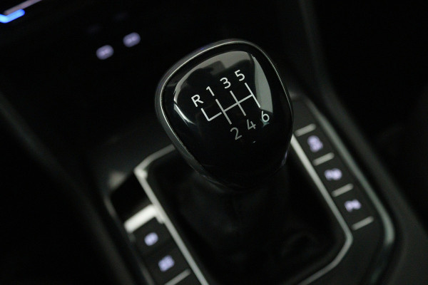 Volkswagen Tiguan 1.5 TSI Life Business (TREKHAAK, STOEL/STUUR VERWARMING, CRUISE ADAPTIEF, CAMERA, DIGITALE COCKPIT)