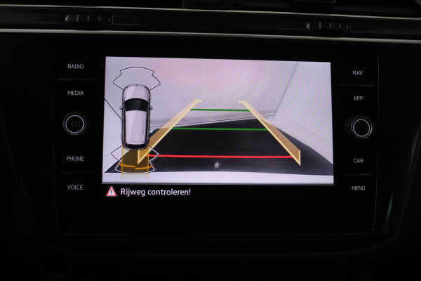 Volkswagen Tiguan 1.5 TSI Life Business (TREKHAAK, STOEL/STUUR VERWARMING, CRUISE ADAPTIEF, CAMERA, DIGITALE COCKPIT)