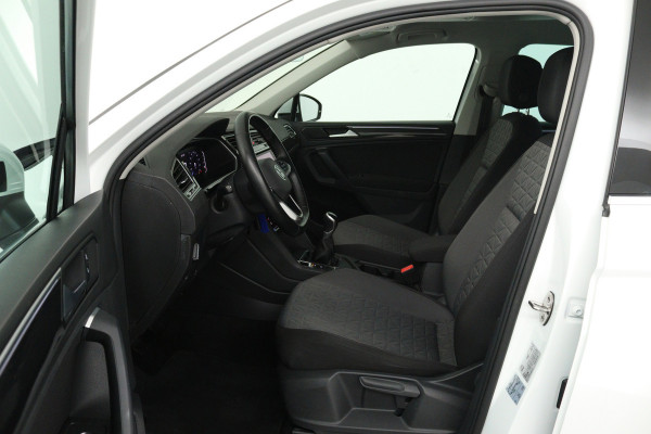 Volkswagen Tiguan 1.5 TSI Life Business (TREKHAAK, STOEL/STUUR VERWARMING, CRUISE ADAPTIEF, CAMERA, DIGITALE COCKPIT)