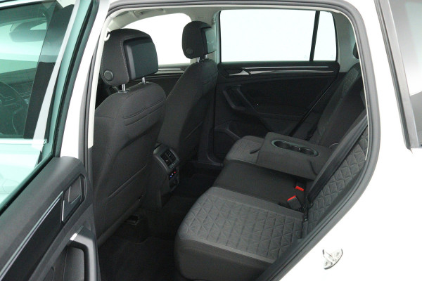 Volkswagen Tiguan 1.5 TSI Life Business (TREKHAAK, STOEL/STUUR VERWARMING, CRUISE ADAPTIEF, CAMERA, DIGITALE COCKPIT)