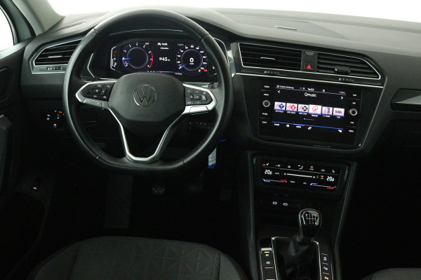 Volkswagen Tiguan 1.5 TSI Life Business (TREKHAAK, STOEL/STUUR VERWARMING, CRUISE ADAPTIEF, CAMERA, DIGITALE COCKPIT)