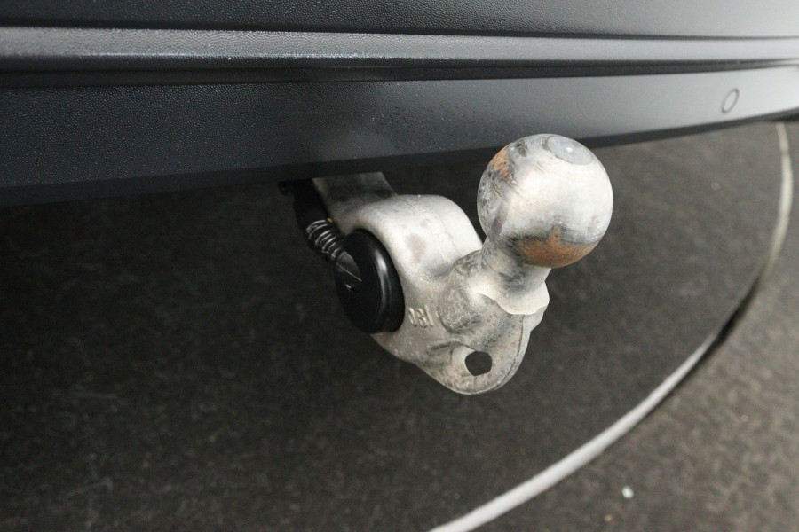 Volkswagen Tiguan 1.5 TSI Life Business (TREKHAAK, STOEL/STUUR VERWARMING, CRUISE ADAPTIEF, CAMERA, DIGITALE COCKPIT)