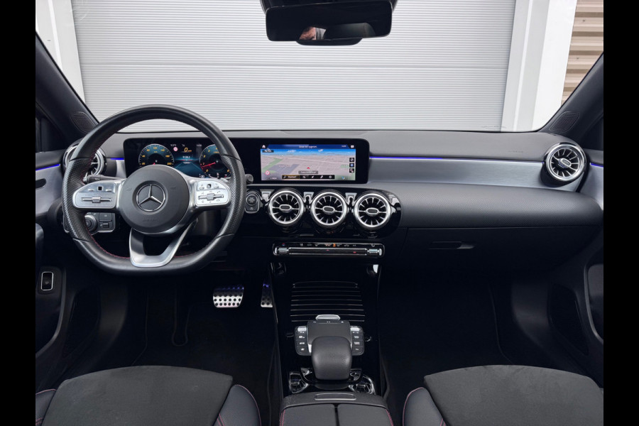 Mercedes-Benz A-Klasse 250 AMG Line Pano/Sfeer/Camera
