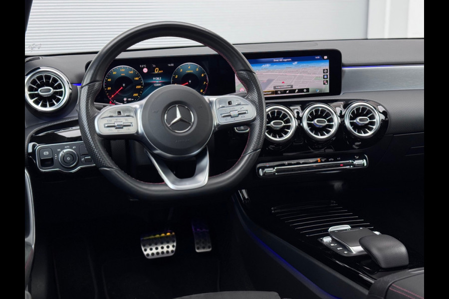 Mercedes-Benz A-Klasse 250 AMG Line Pano/Sfeer/Camera