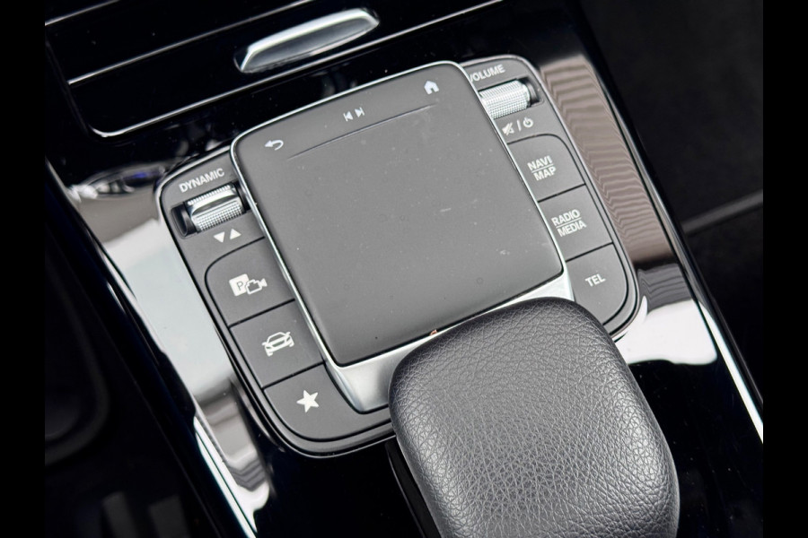 Mercedes-Benz A-Klasse 250 AMG Line Pano/Sfeer/Camera