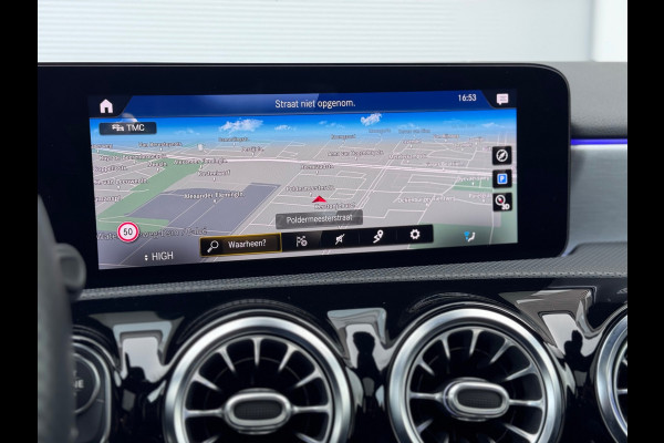 Mercedes-Benz A-Klasse 250 AMG Line Pano/Sfeer/Camera