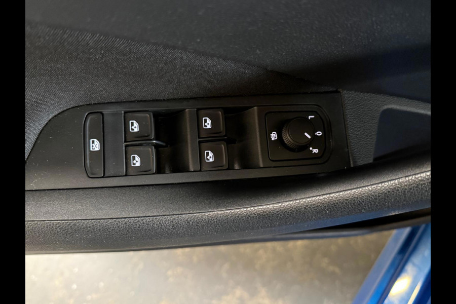 Škoda Kamiq 1.0 TSI Black Dots 115PK Camera, Stoel/Stuurverwarming, 1 jaar garantie