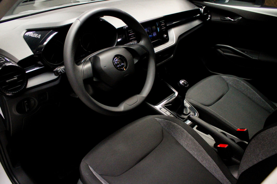 Škoda Fabia 1.0 Navi Airco Stoelverwarming PDC Cruise C. Carplay  BTW auto