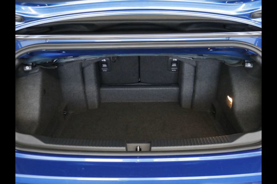 Volkswagen T-Roc Cabrio 1.5 TSI R-Line ** LED, NAVI+, ACC, TREKH, SPIEGEL- & WINTER-PACK, 17-inch LMV ** 1e EIG - VW-AG - UNFALLFREI ** ** INFORMEER OOK NAAR ONZE AANTREKKELIJKE FINANCIAL-LEASE TARIEVEN **