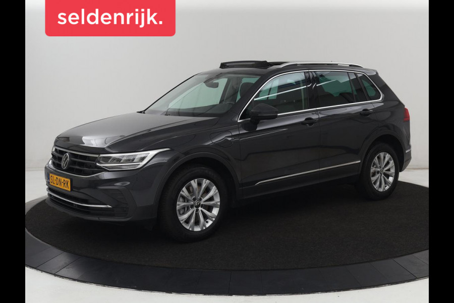 Volkswagen Tiguan 1.4 TSI eHybrid Comfortline | Panoramadak | Camera | Carplay | Adaptive cruise | Keyless | Navigatie | Full LED | Climate control | Virtual Cockpit | Sfeerverlichting | PHEV | Plug In