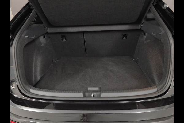 Volkswagen Taigo 1.0 TSI R-Line 110pk DSG| digital display| 17'LM-velgen| Camera| Alarm