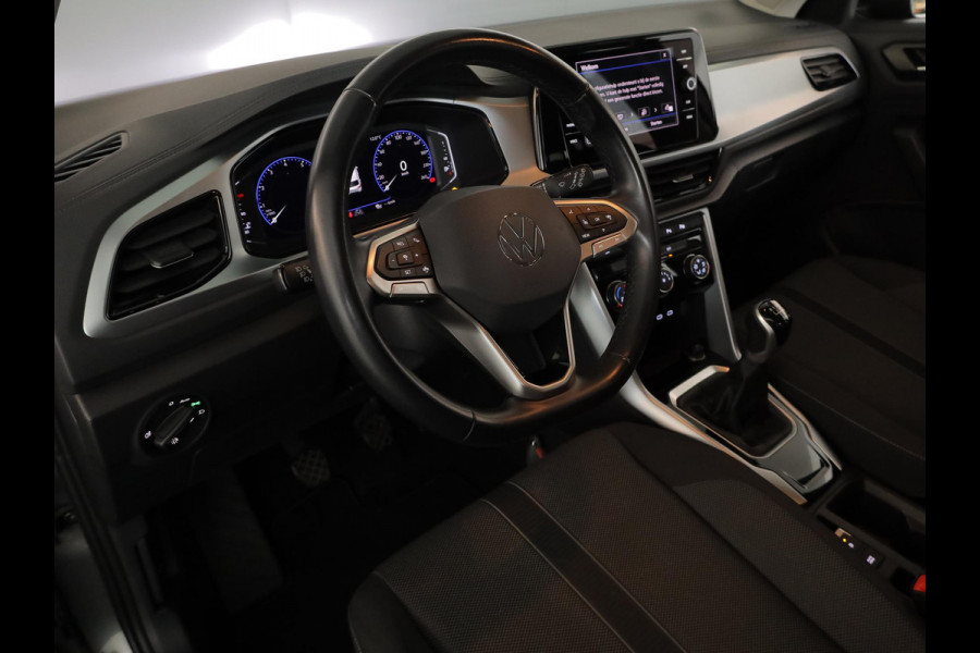 Volkswagen T-Roc 1.0 TSI Life 110pk 6bak| digital display| camera| LMvelgen|