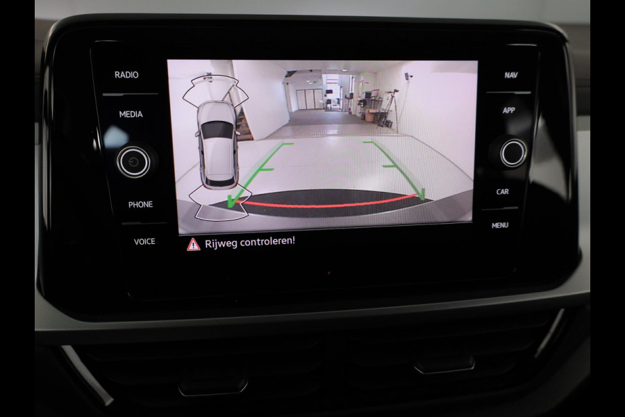 Volkswagen T-Roc 1.0 TSI Life 110pk 6bak| digital display| camera| LMvelgen|
