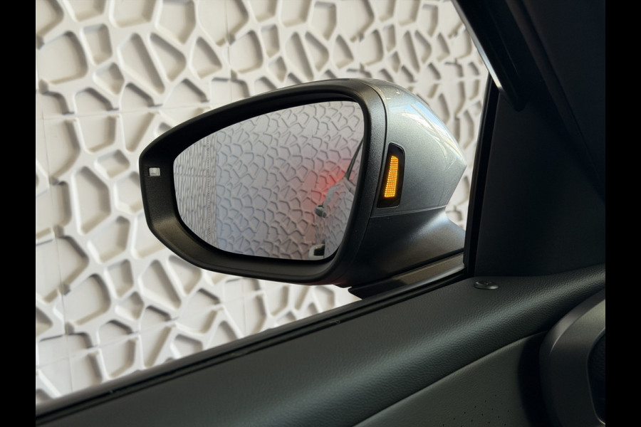 Volkswagen T-Roc 1.5 eTsi 150PK R-LINE EDITION BLACK STYLE IQ LED/GRIL/LOGO STOEL/STUUR.VERW ELEK.KLEP 2026