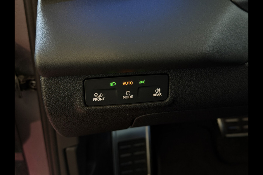 Volkswagen T-Roc 1.5 eTsi 150PK R-LINE EDITION BLACK STYLE IQ LED/GRIL/LOGO STOEL/STUUR.VERW ELEK.KLEP 2026