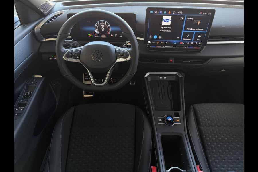 Volkswagen T-Roc 1.5 eTsi 150PK R-LINE EDITION BLACK STYLE IQ LED/GRIL/LOGO STOEL/STUUR.VERW ELEK.KLEP 2026