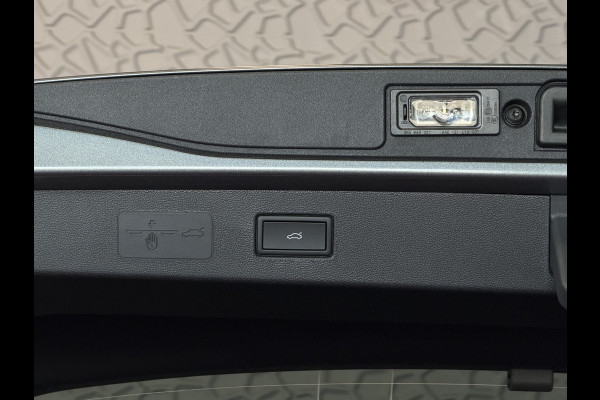 Volkswagen T-Roc 1.5 eTsi 150PK R-LINE EDITION BLACK STYLE IQ LED/GRIL/LOGO STOEL/STUUR.VERW ELEK.KLEP 2026