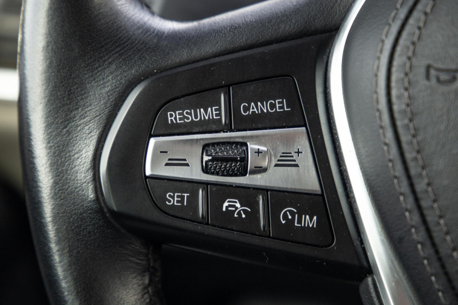 BMW X5 xDrive45e CARPLAY / CAMERA / DEALER ONDERHOUDEN /  LEER / STOELVERWARMING / BLACK ON BLACK