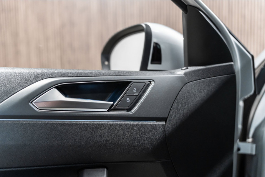 Volkswagen Taigo 1.0 TSI R-Line DSG PANO IQ MODE