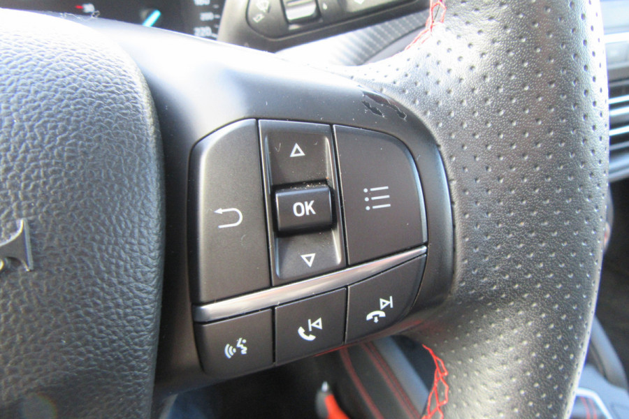 Ford Focus 1.0 EcoBoost ST Line X Business, Panoramadak, Stuur + Stoelverw.