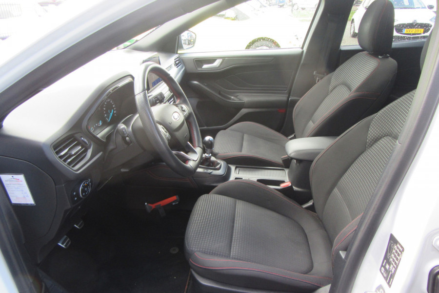 Ford Focus 1.0 EcoBoost ST Line X Business, Panoramadak, Stuur + Stoelverw.