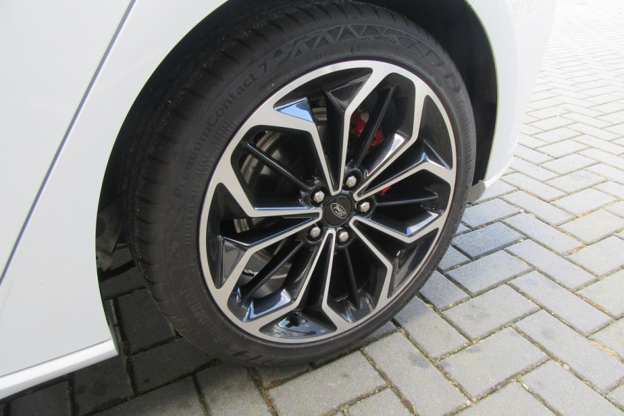 Ford Focus 1.0 EcoBoost ST Line X Business, Panoramadak, Stuur + Stoelverw.