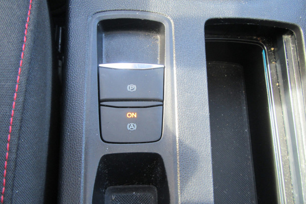 Ford Focus 1.0 EcoBoost ST Line X Business, Panoramadak, Stuur + Stoelverw.