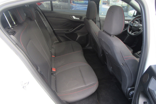 Ford Focus 1.0 EcoBoost ST Line X Business, Panoramadak, Stuur + Stoelverw.