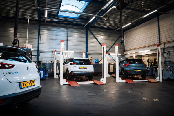 Seat Ibiza 1.0 TSi 95pk Style Business Intense 5-drs. CAMERA/CARPLAY/ADAPT.CRUISE/PDC/18INCH