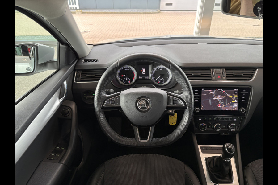 Škoda Octavia Combi 1.0 TSi 115pk Business Edition LEDER/NAVI/CARPLAY/CRUISE/PDC/WINTERPACK