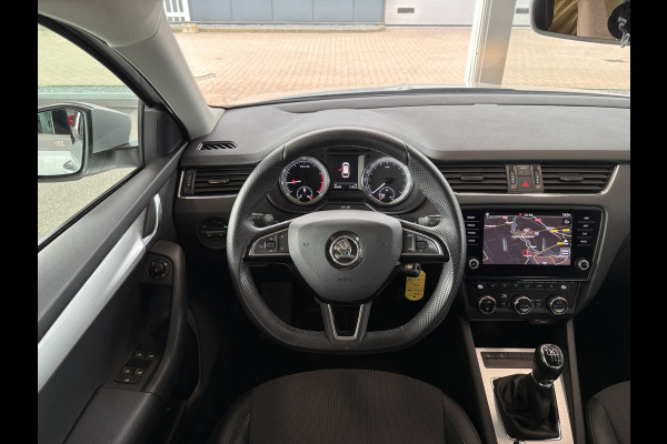 Škoda Octavia Combi 1.0 TSi 115pk Business Edition LEDER/NAVI/CARPLAY/CRUISE/PDC/WINTERPACK