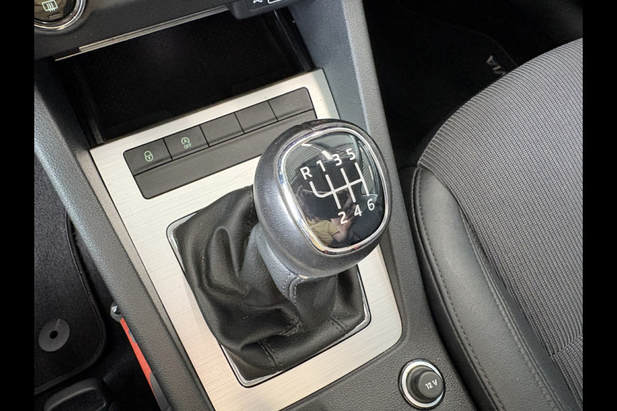 Škoda Octavia Combi 1.0 TSi 115pk Business Edition LEDER/NAVI/CARPLAY/CRUISE/PDC/WINTERPACK