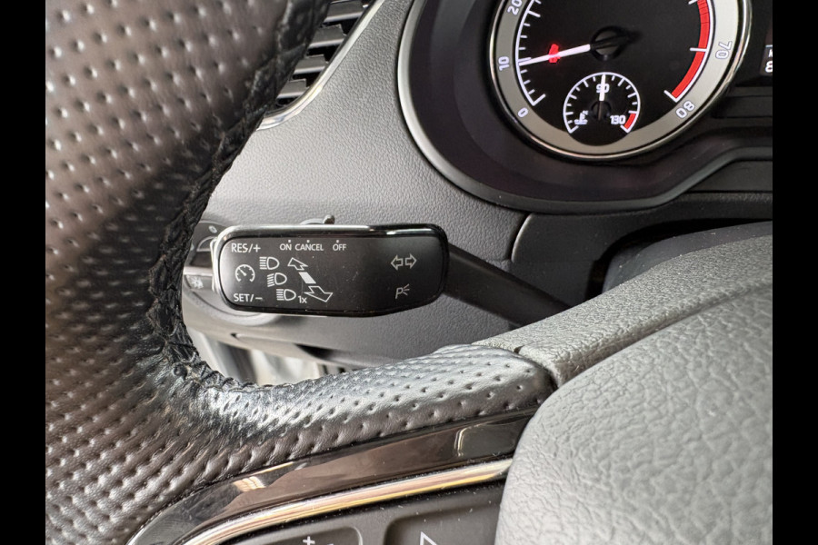 Škoda Octavia Combi 1.0 TSi 115pk Business Edition LEDER/NAVI/CARPLAY/CRUISE/PDC/WINTERPACK