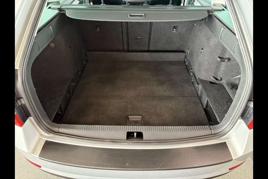 Škoda Octavia Combi 1.0 TSi 115pk Business Edition LEDER/NAVI/CARPLAY/CRUISE/PDC/WINTERPACK