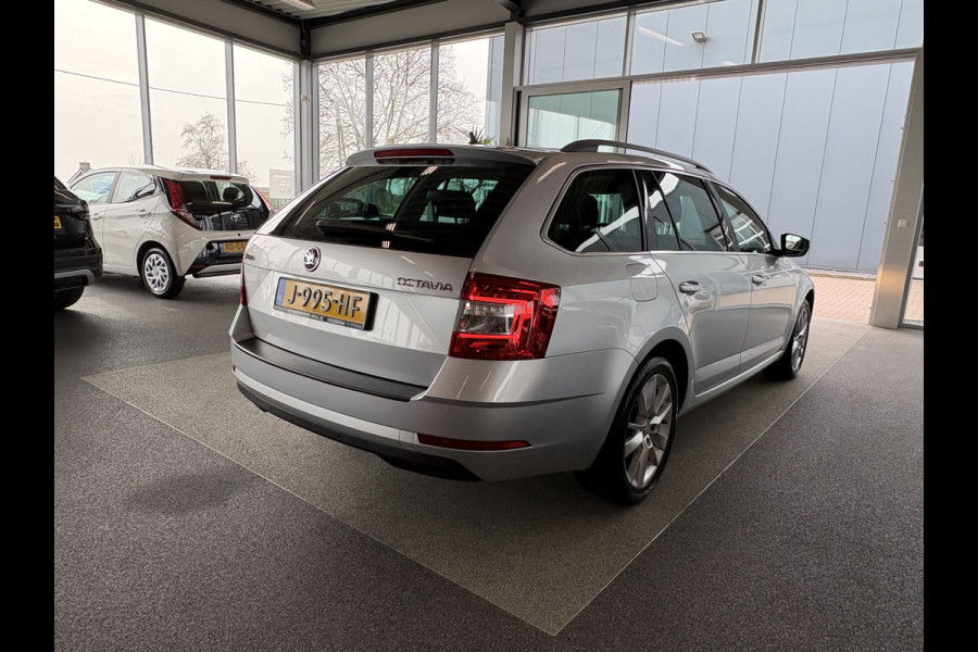 Škoda Octavia Combi 1.0 TSi 115pk Business Edition LEDER/NAVI/CARPLAY/CRUISE/PDC/WINTERPACK