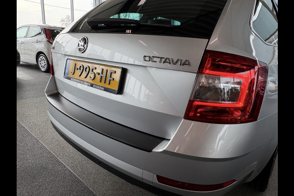 Škoda Octavia Combi 1.0 TSi 115pk Business Edition LEDER/NAVI/CARPLAY/CRUISE/PDC/WINTERPACK