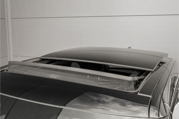 Land Rover Range Rover Velar 2.0 P300 Turbo AWD R-Dynamic HSE Pano ACC Luchtvering Leder LED 21"