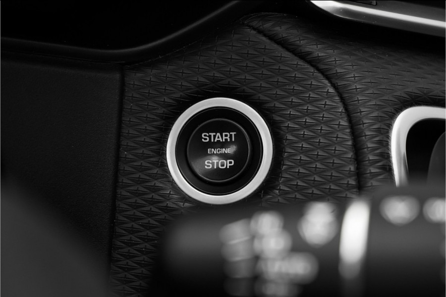 Land Rover Range Rover Velar 2.0 P300 Turbo AWD R-Dynamic HSE Pano ACC Luchtvering Leder LED 21"