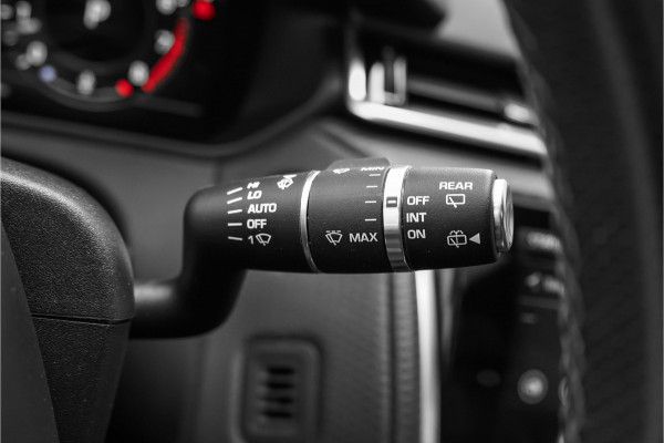 Land Rover Range Rover Velar 2.0 P300 Turbo AWD R-Dynamic HSE Pano ACC Luchtvering Leder LED 21"