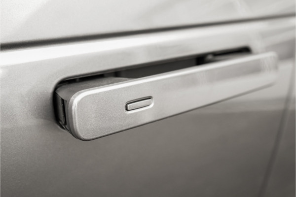 Land Rover Range Rover Velar 2.0 P300 Turbo AWD R-Dynamic HSE Pano ACC Luchtvering Leder LED 21"