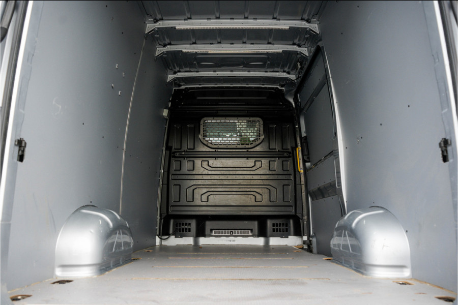 Volkswagen Crafter L3H3 | 140 PK | Automaat | Carplay | Camera | Adapt.Cruise | Trekhaak 3.0T