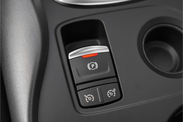 Renault Kadjar 1.3 TCe Black Edition Pano Stoelverw Bose Voorruit Verw 19"