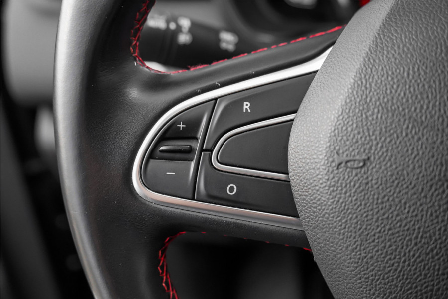 Renault Kadjar 1.3 TCe Black Edition Pano Stoelverw Bose Voorruit Verw 19"