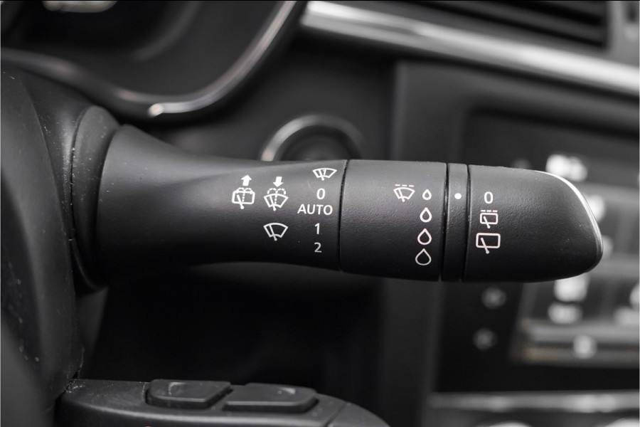 Renault Kadjar 1.3 TCe Black Edition Pano Stoelverw Bose Voorruit Verw 19"