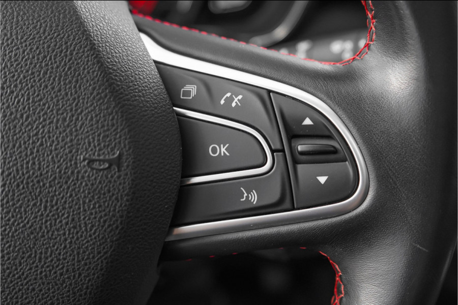 Renault Kadjar 1.3 TCe Black Edition Pano Stoelverw Bose Voorruit Verw 19"