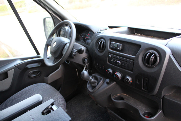 Renault Master T35 2.3 dCi 130PK Euro6 L2H2 ✓ Trekhaak 2500KG ✓ Imperiaal ✓ airco