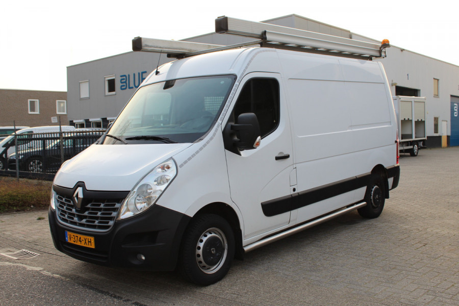 Renault Master T35 2.3 dCi 130PK Euro6 L2H2 ✓ Trekhaak 2500KG ✓ Imperiaal ✓ airco