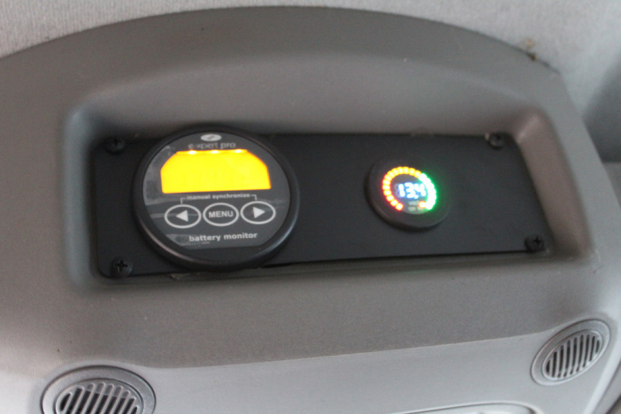 Renault Master T35 2.3 dCi 130PK Euro6 L2H2 ✓ Trekhaak 2500KG ✓ Imperiaal ✓ airco