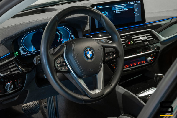 BMW 5 Serie Touring 530e xDrive Business Edition Plus|1eig