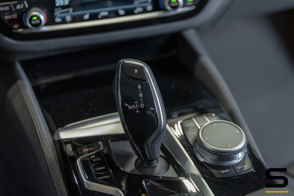 BMW 5 Serie Touring 530e xDrive Business Edition Plus|1eig